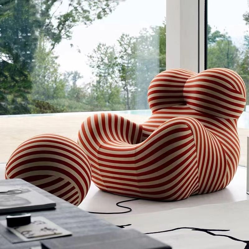 Sofa et boule posé pied