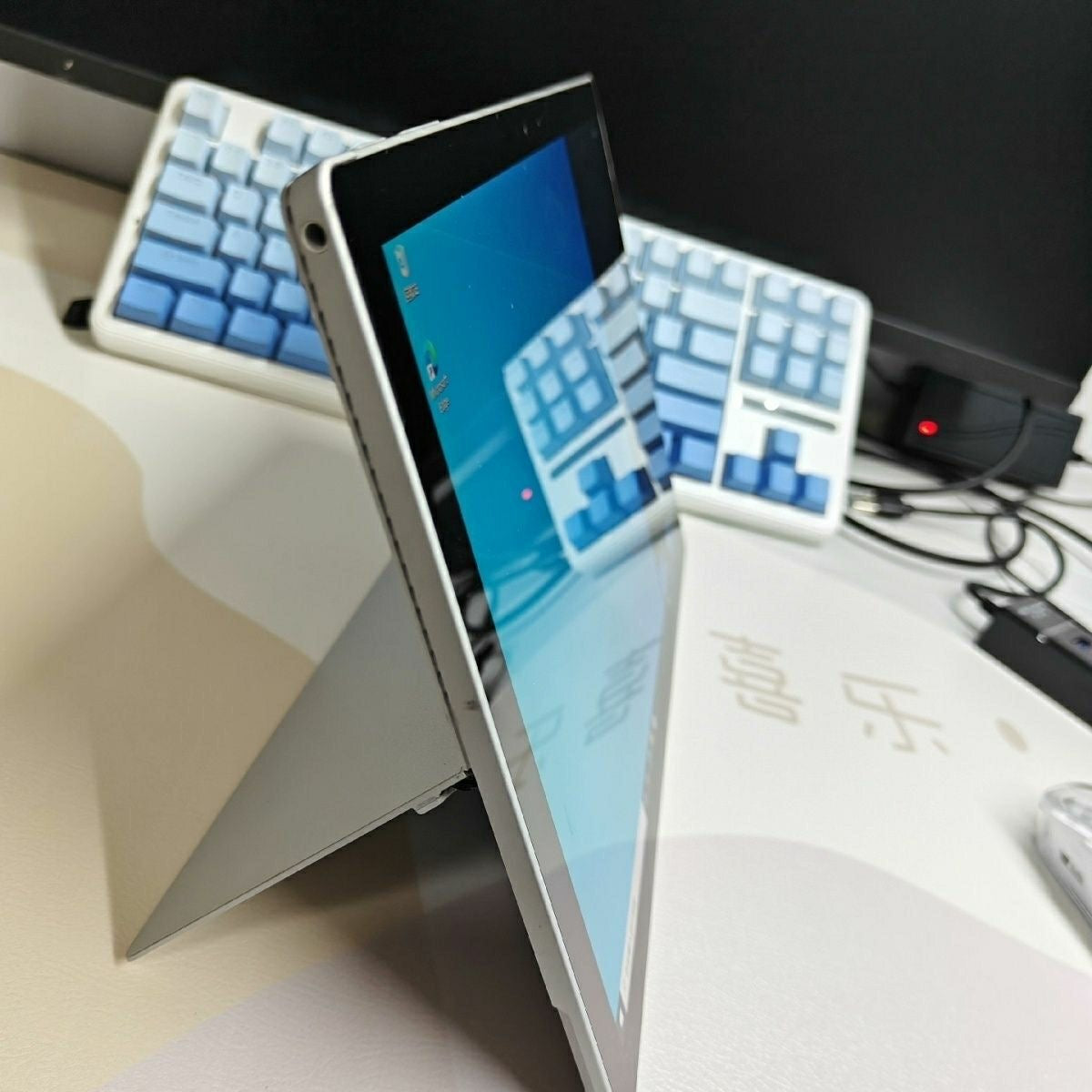 Tactile non fonctionnelle 2eme main Microsoft Surface Pro 4 avec processeur Core i3 - 126giga