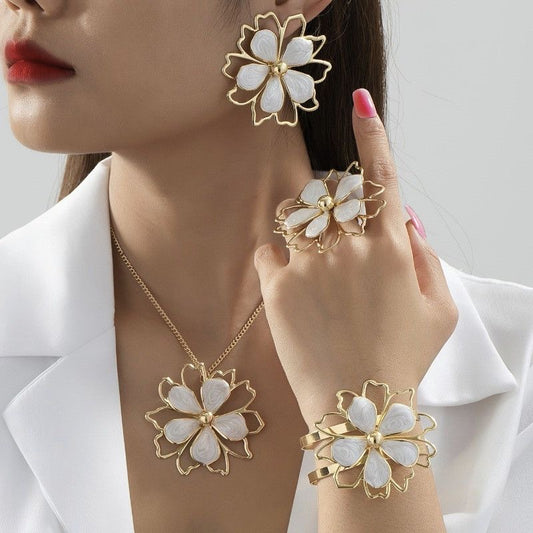 Ensemble bijoux fleuri blanc plaqué